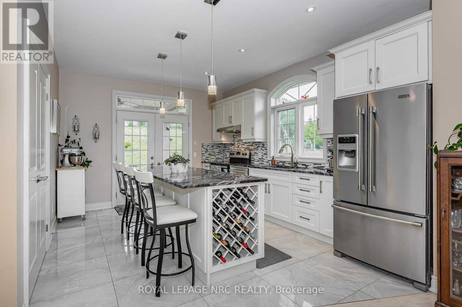 












3985 LOWER COACH ROAD

,
Fort Erie (Stevensville),




Ontario
L0S1S0

