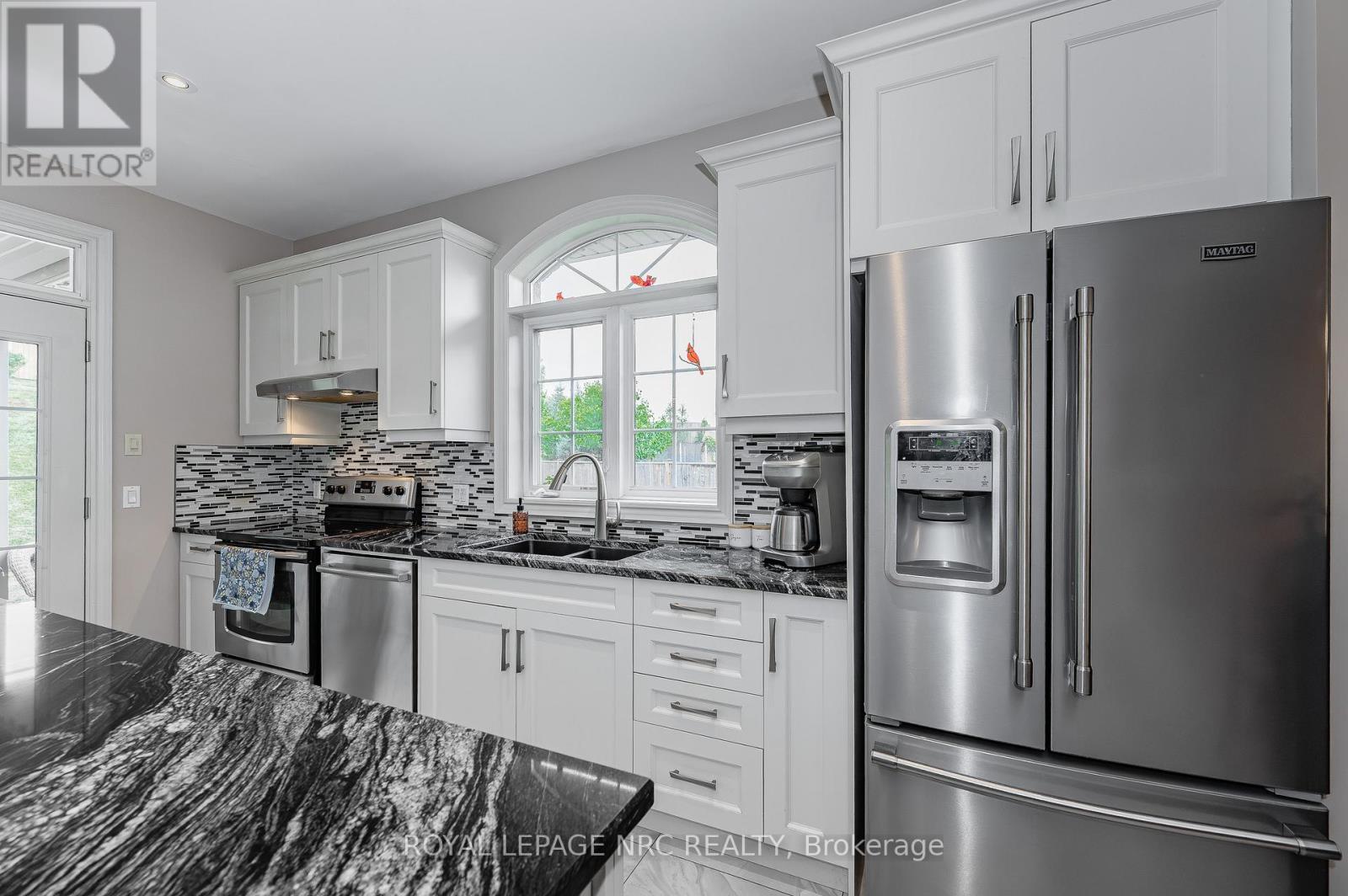 












3985 LOWER COACH ROAD

,
Fort Erie (Stevensville),




Ontario
L0S1S0

