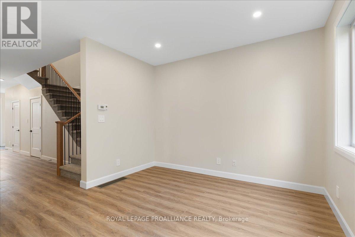 












293 CHURCH STREET

,
Greater Napanee (Greater Napanee),




Ontario
K7R1C5

