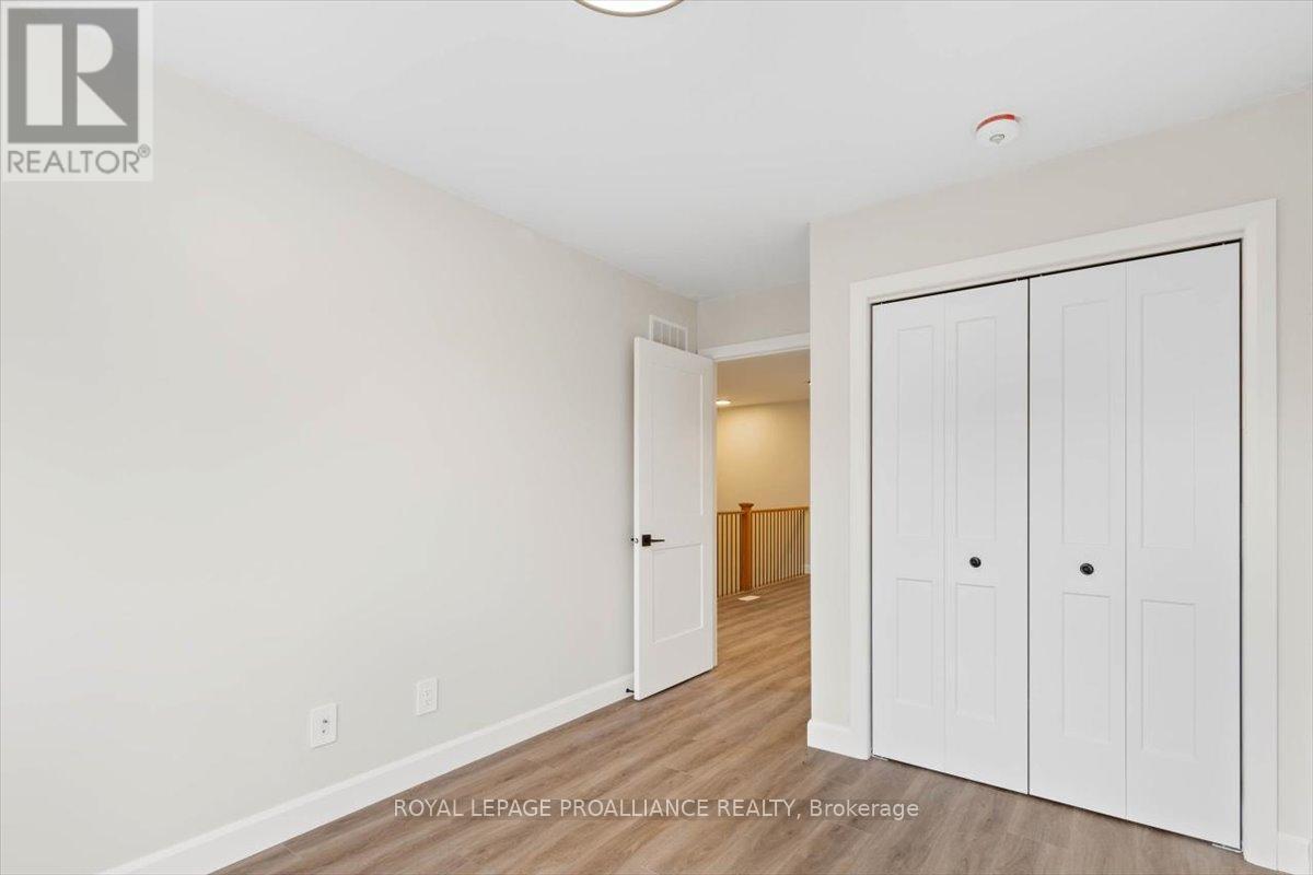 












293 CHURCH STREET

,
Greater Napanee (Greater Napanee),




Ontario
K7R1C5

