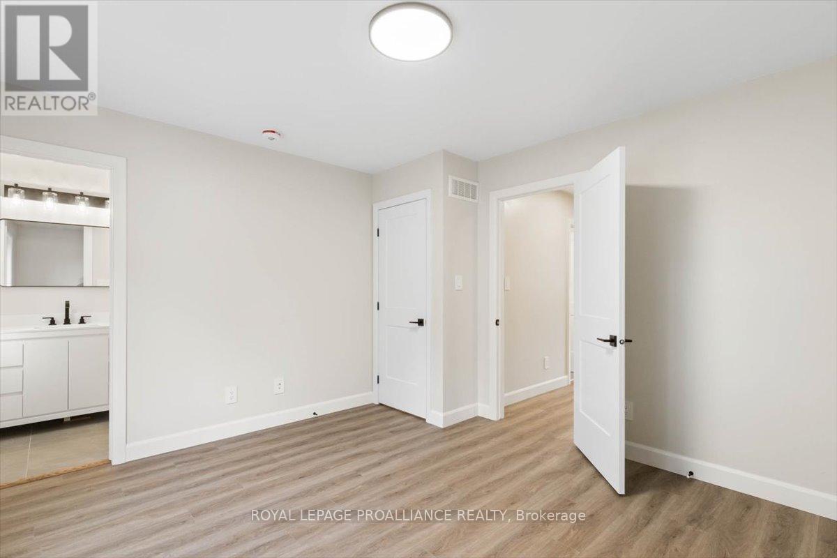 












293 CHURCH STREET

,
Greater Napanee (Greater Napanee),




Ontario
K7R1C5

