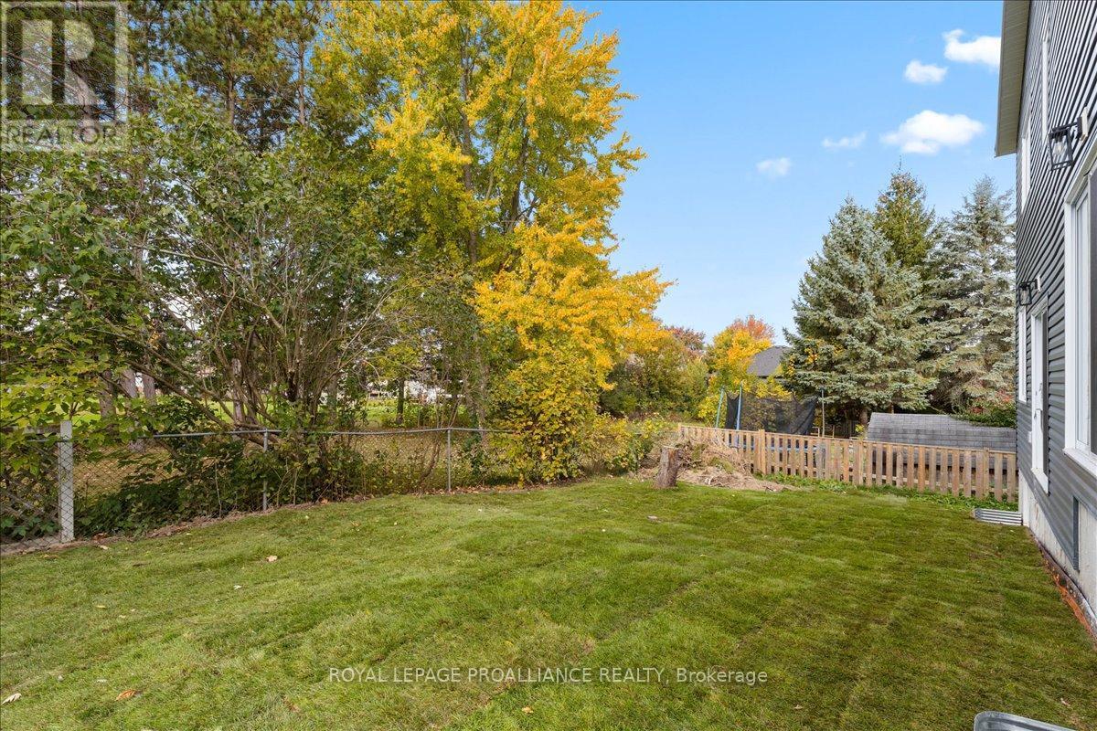 












293 CHURCH STREET

,
Greater Napanee (Greater Napanee),




Ontario
K7R1C5

