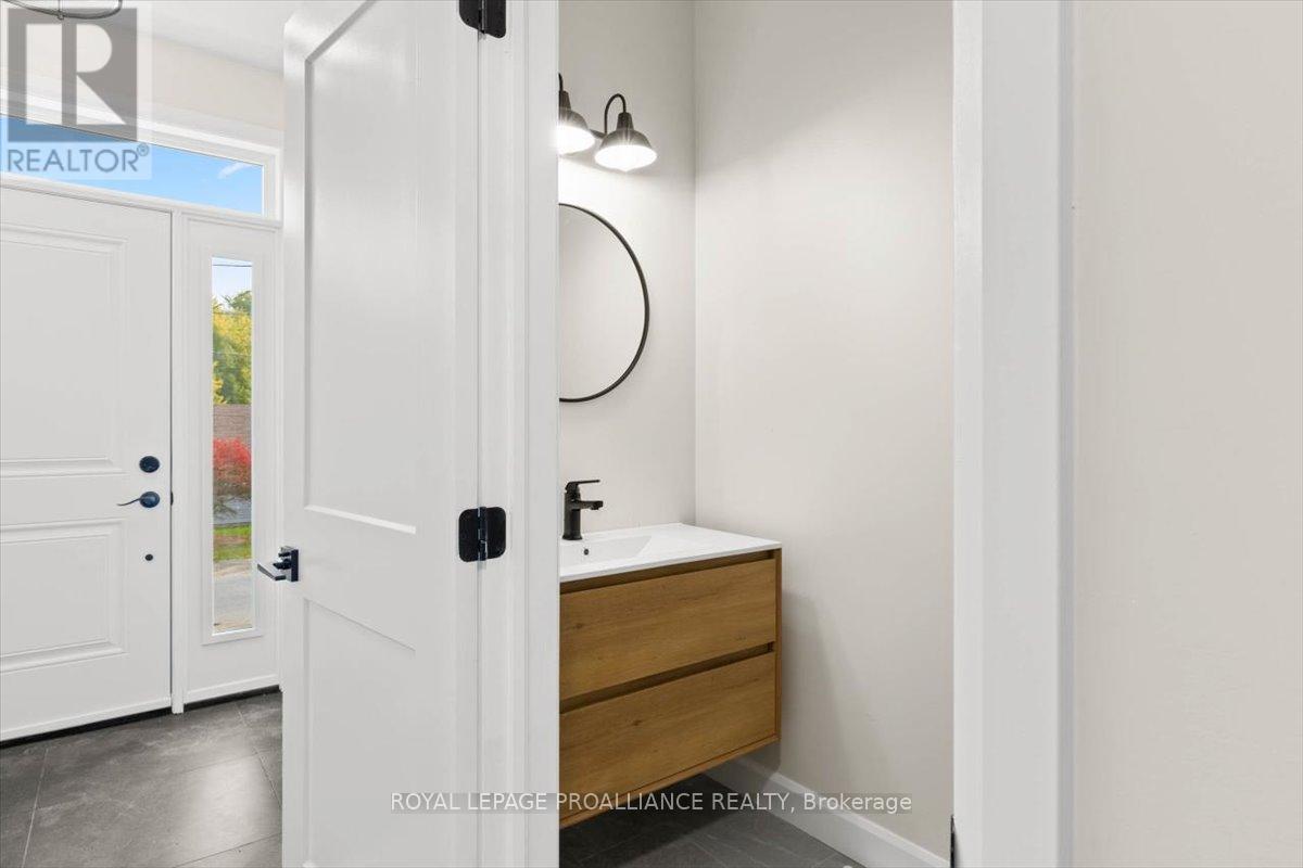 












293 CHURCH STREET

,
Greater Napanee (Greater Napanee),




Ontario
K7R1C5

