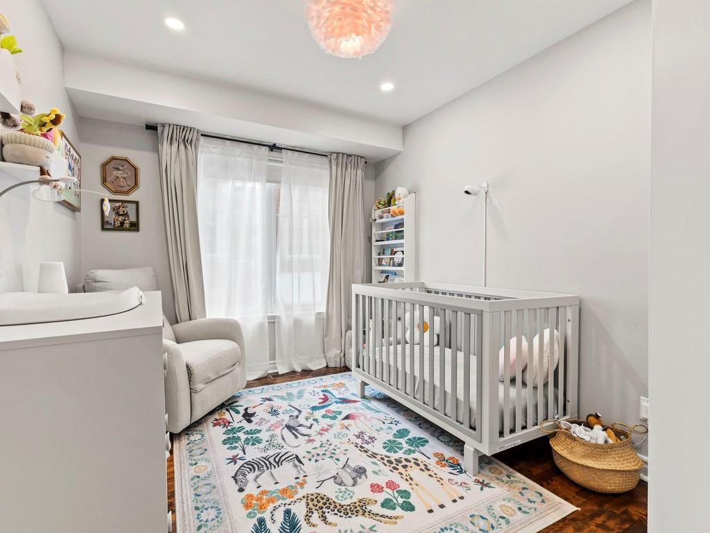 









2247


Rue Harriet-Quimby

,
Saint-Laurent (Montréal),




QC
H4R3E2

