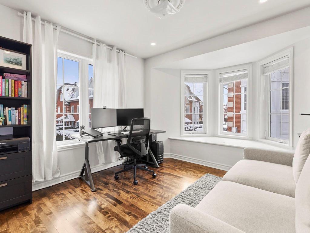 









2247


Rue Harriet-Quimby

,
Saint-Laurent (Montréal),




QC
H4R3E2

