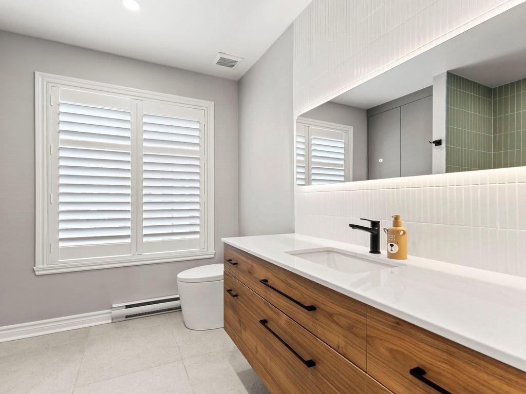 









2247


Rue Harriet-Quimby

,
Saint-Laurent (Montréal),




QC
H4R3E2

