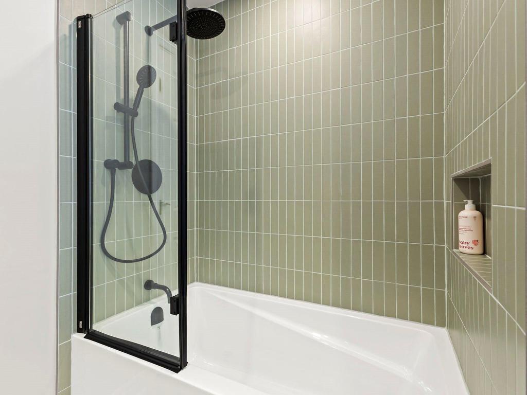 









2247


Rue Harriet-Quimby

,
Saint-Laurent (Montréal),




QC
H4R3E2

