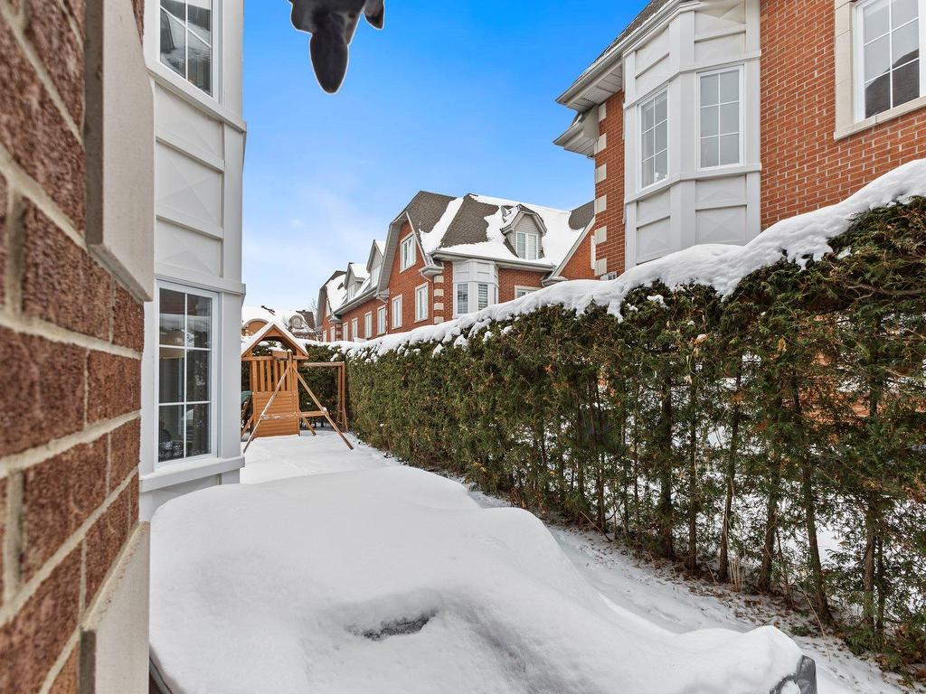 









2247


Rue Harriet-Quimby

,
Saint-Laurent (Montréal),




QC
H4R3E2

