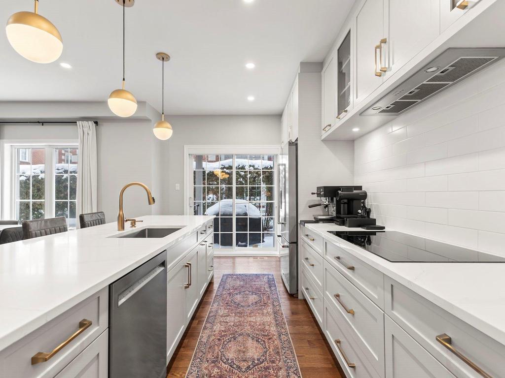 









2247


Rue Harriet-Quimby

,
Saint-Laurent (Montréal),




QC
H4R3E2

