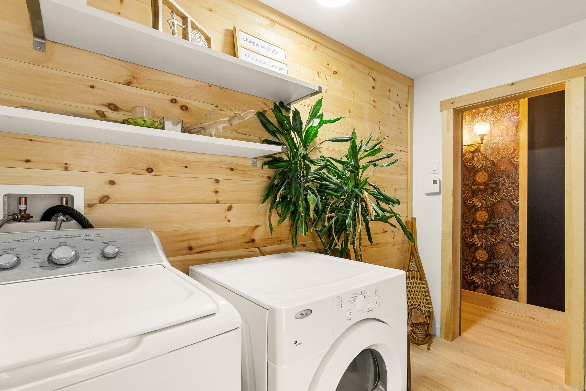 









1000


Ch. des Petites-Terres

,
Trois-Rivières,




QC
G9B7G6

