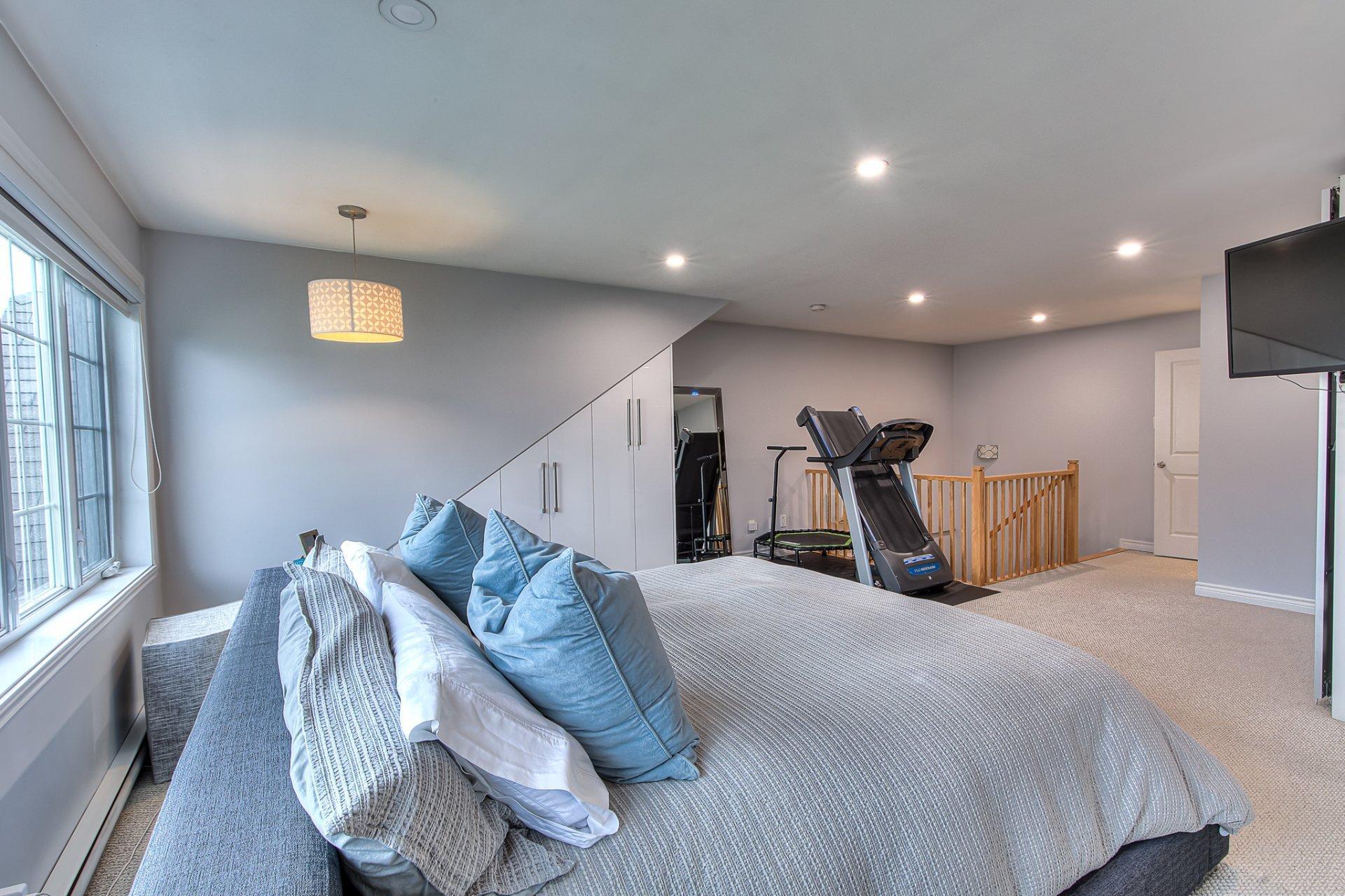 









3895


Rue Céline-Marier

,
Montréal (Saint-Laurent),




QC
H4R3N3

