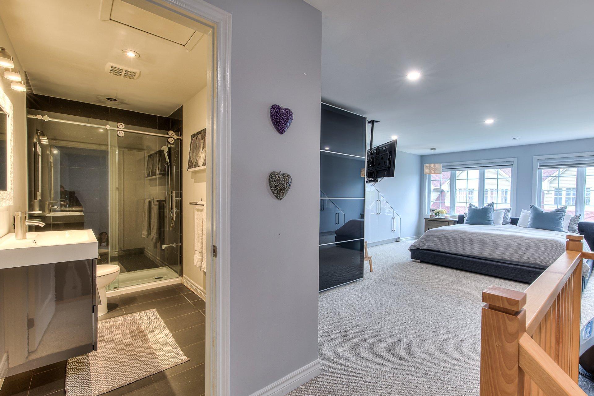 









3895


Rue Céline-Marier

,
Montréal (Saint-Laurent),




QC
H4R3N3

