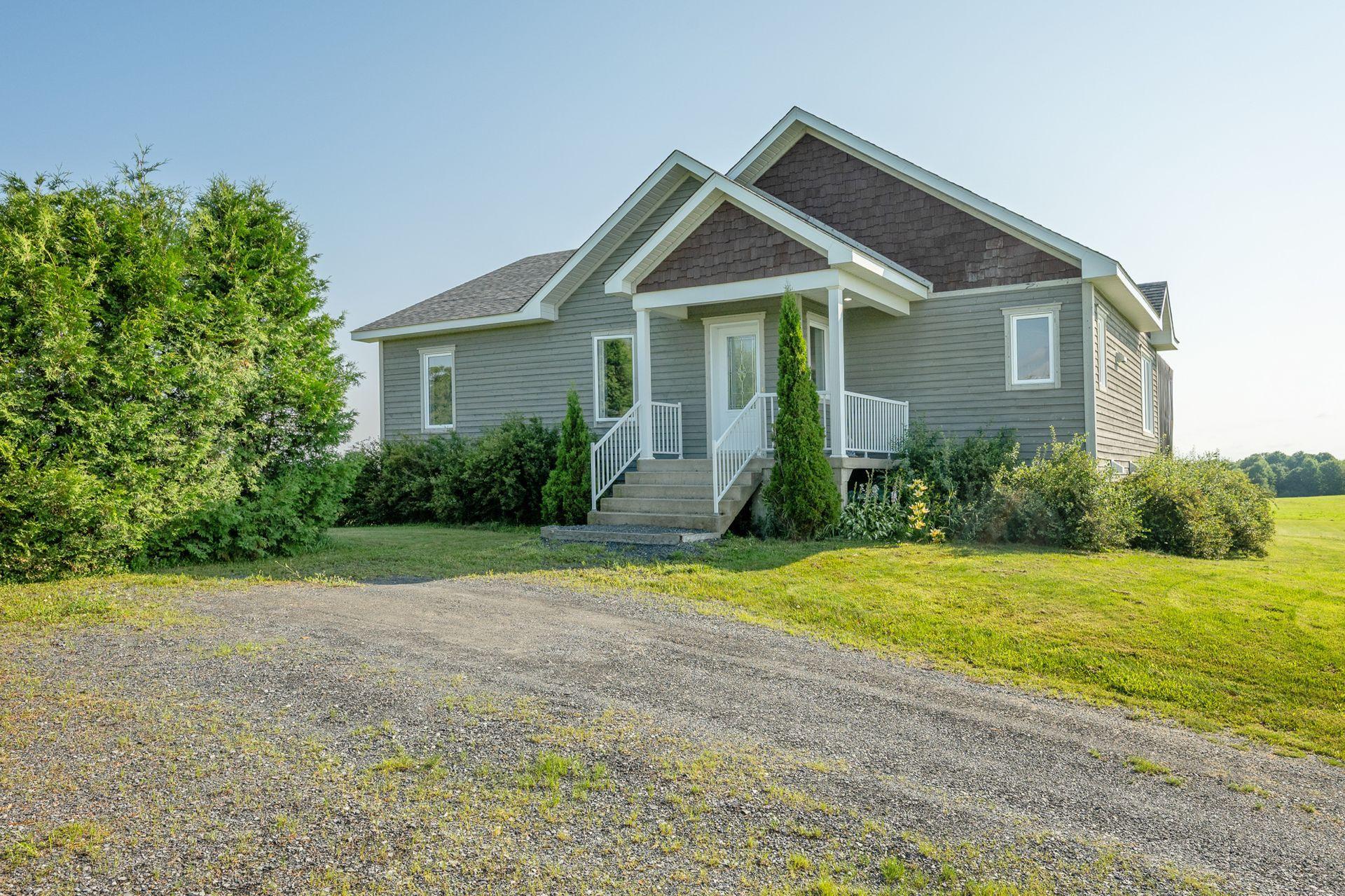 









970Z


Ch. Grainger

,
Melbourne,







QC
J0B2B0

