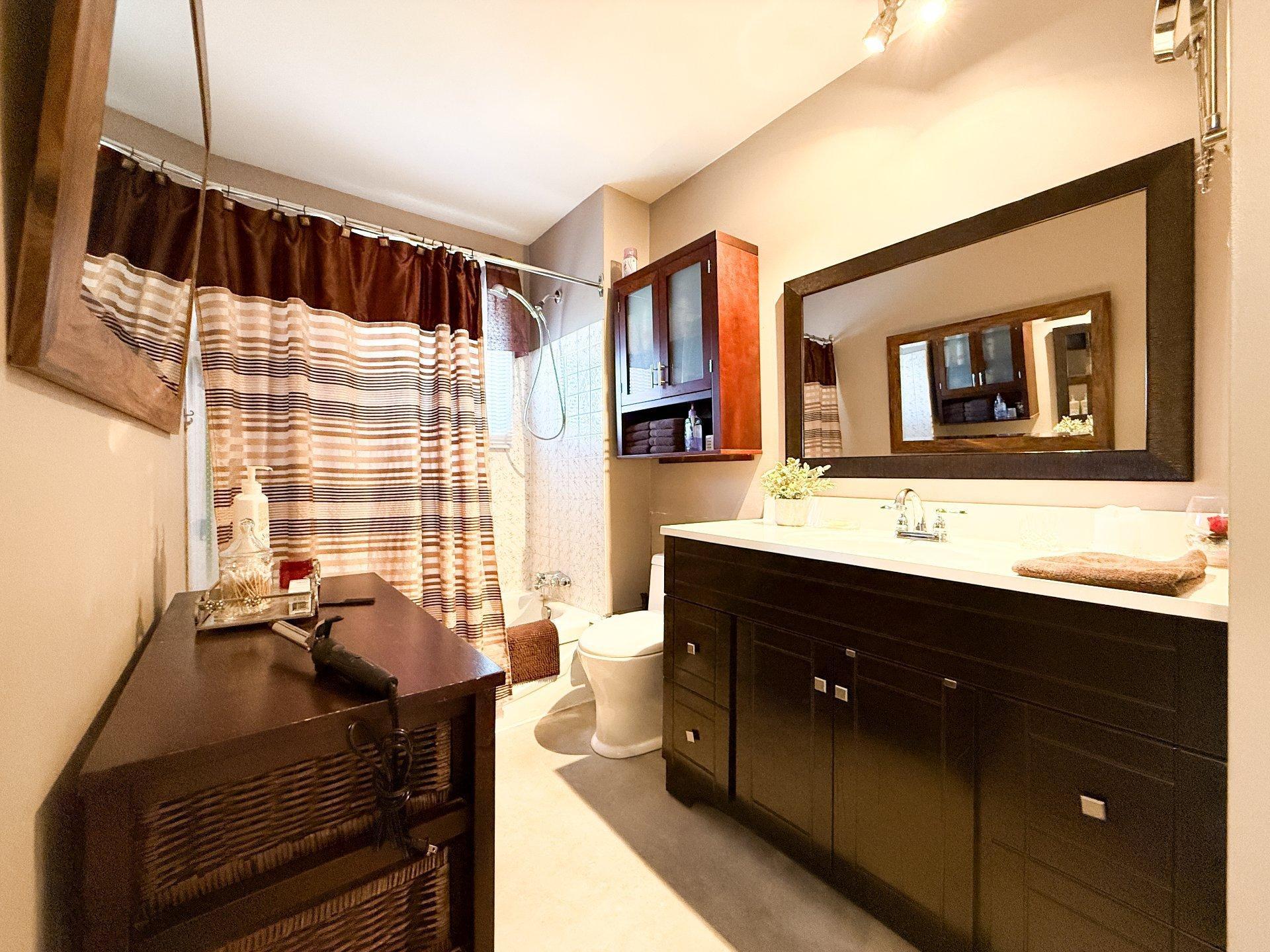 









758


Rue Jolliet

,
Trois-Rivières,




QC
G9B1E1

