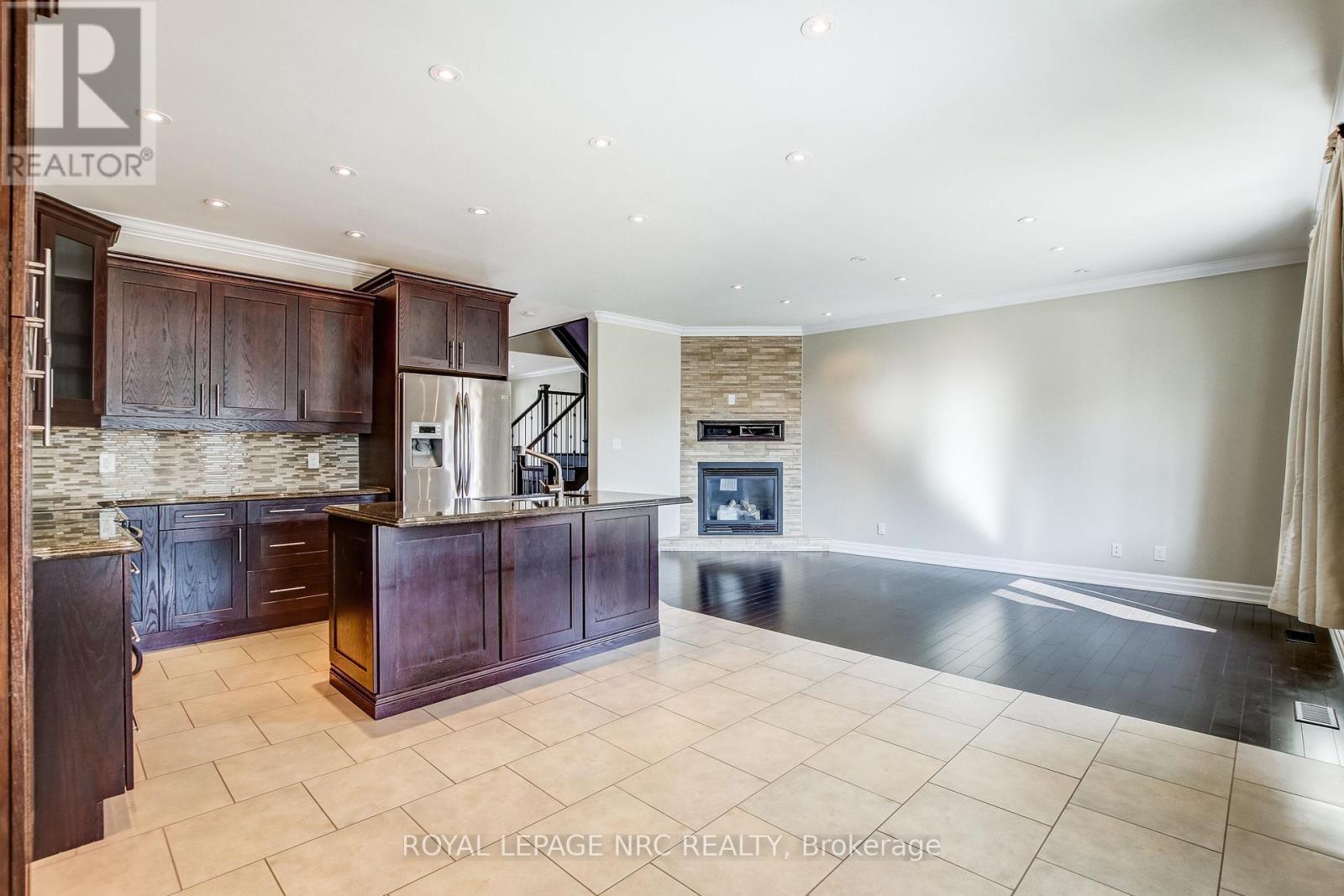 












5784 IRONWOOD STREET

,
Niagara Falls (Forestview),




Ontario
L2H0G4

