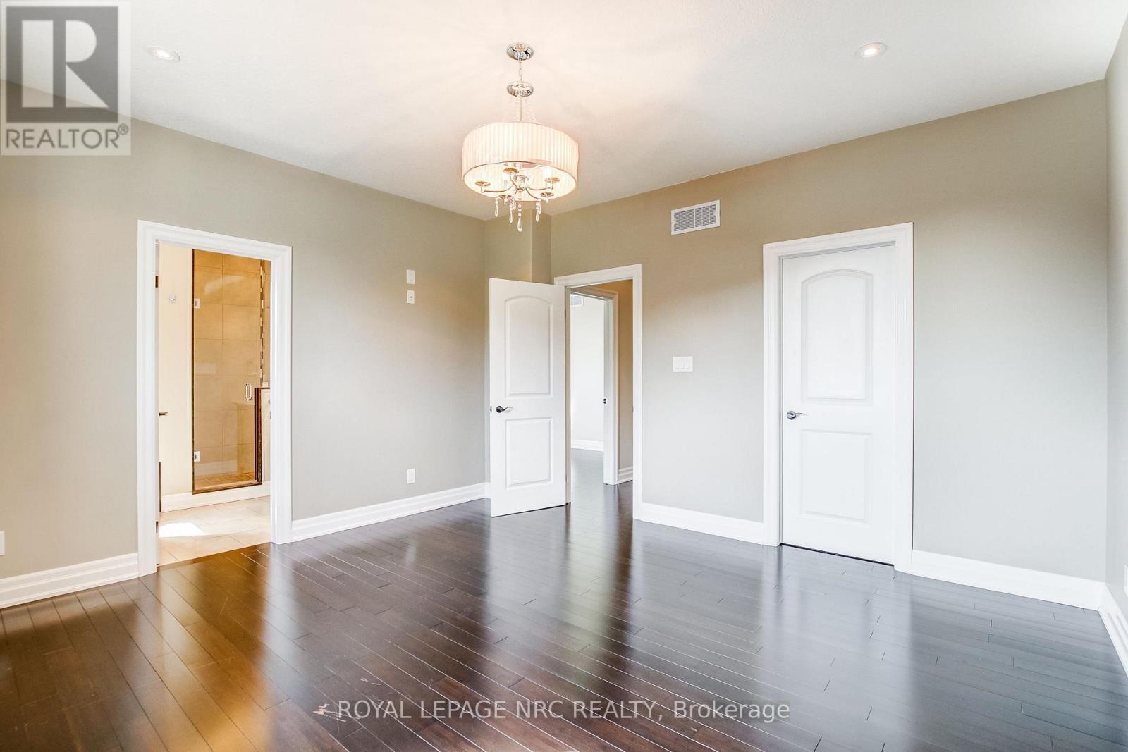 












5784 IRONWOOD STREET

,
Niagara Falls (Forestview),




Ontario
L2H0G4

