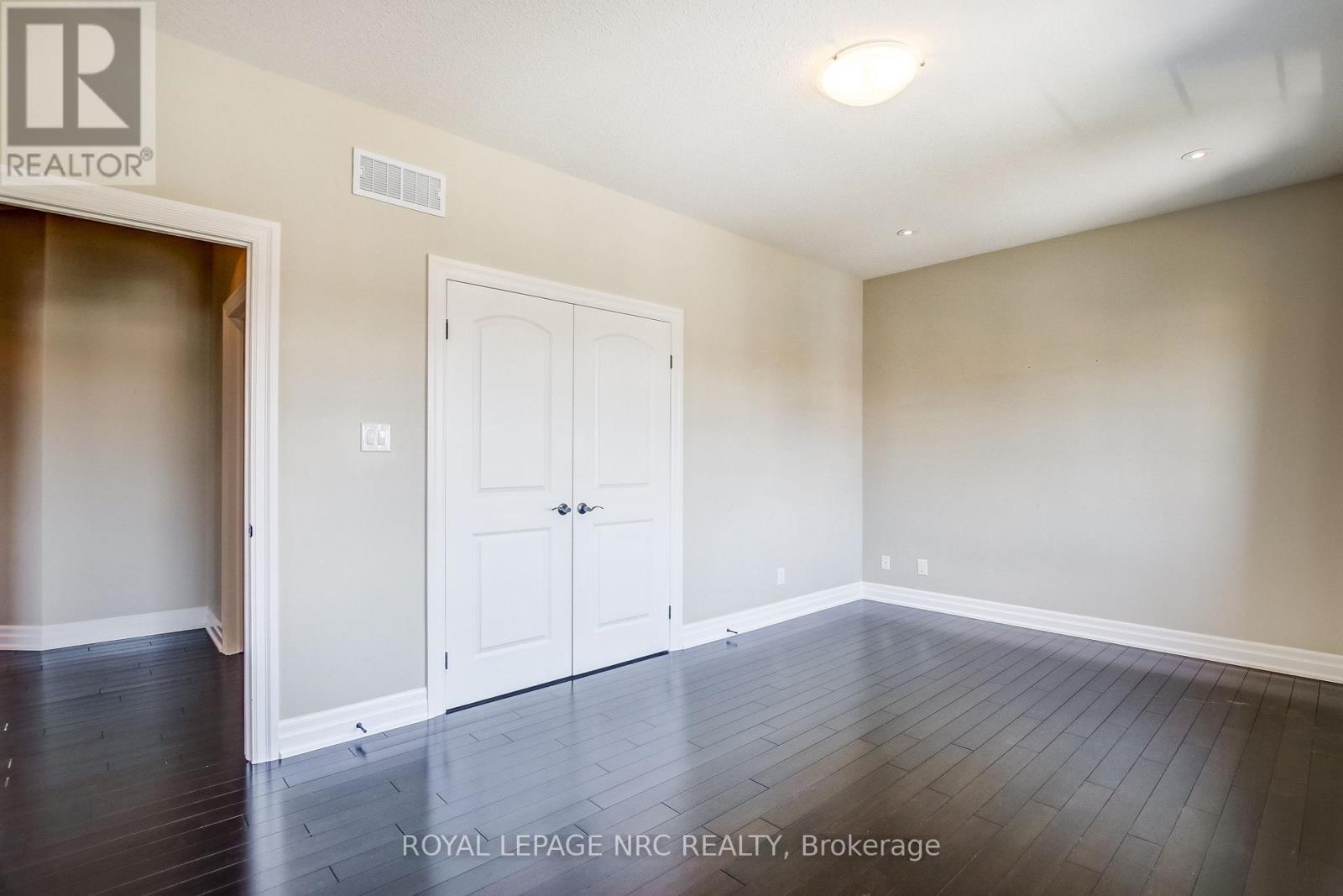 












5784 IRONWOOD STREET

,
Niagara Falls (Forestview),




Ontario
L2H0G4

