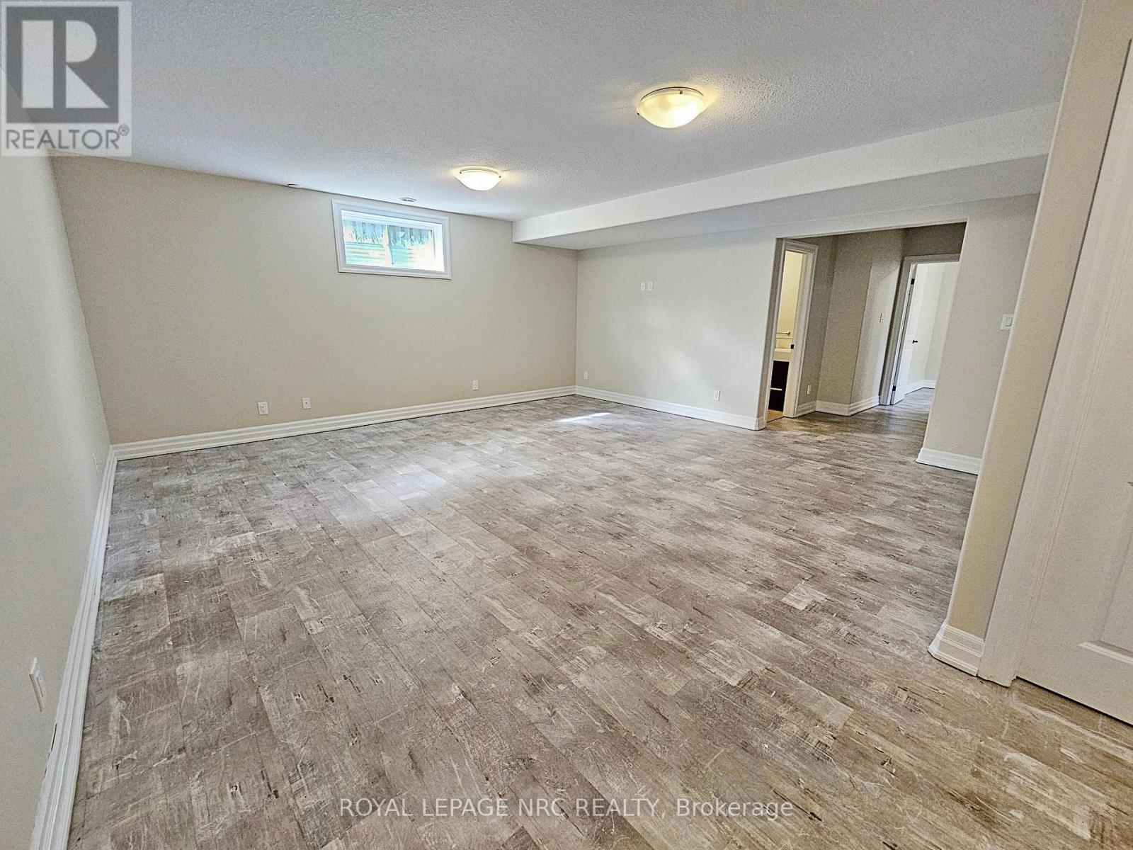 












5784 IRONWOOD STREET

,
Niagara Falls (Forestview),




Ontario
L2H0G4

