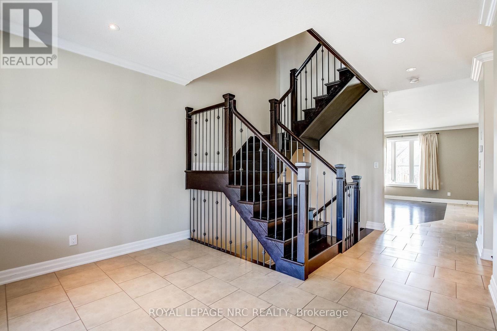 












5784 IRONWOOD STREET

,
Niagara Falls (Forestview),




Ontario
L2H0G4

