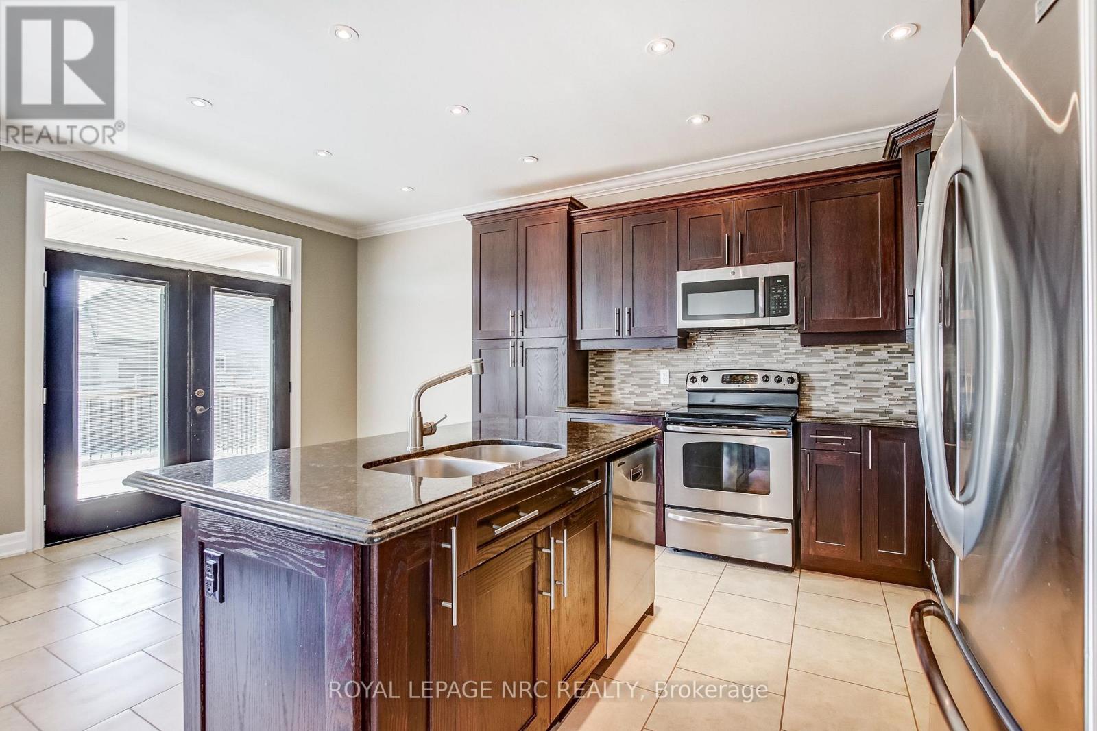 












5784 IRONWOOD STREET

,
Niagara Falls (Forestview),




Ontario
L2H0G4

