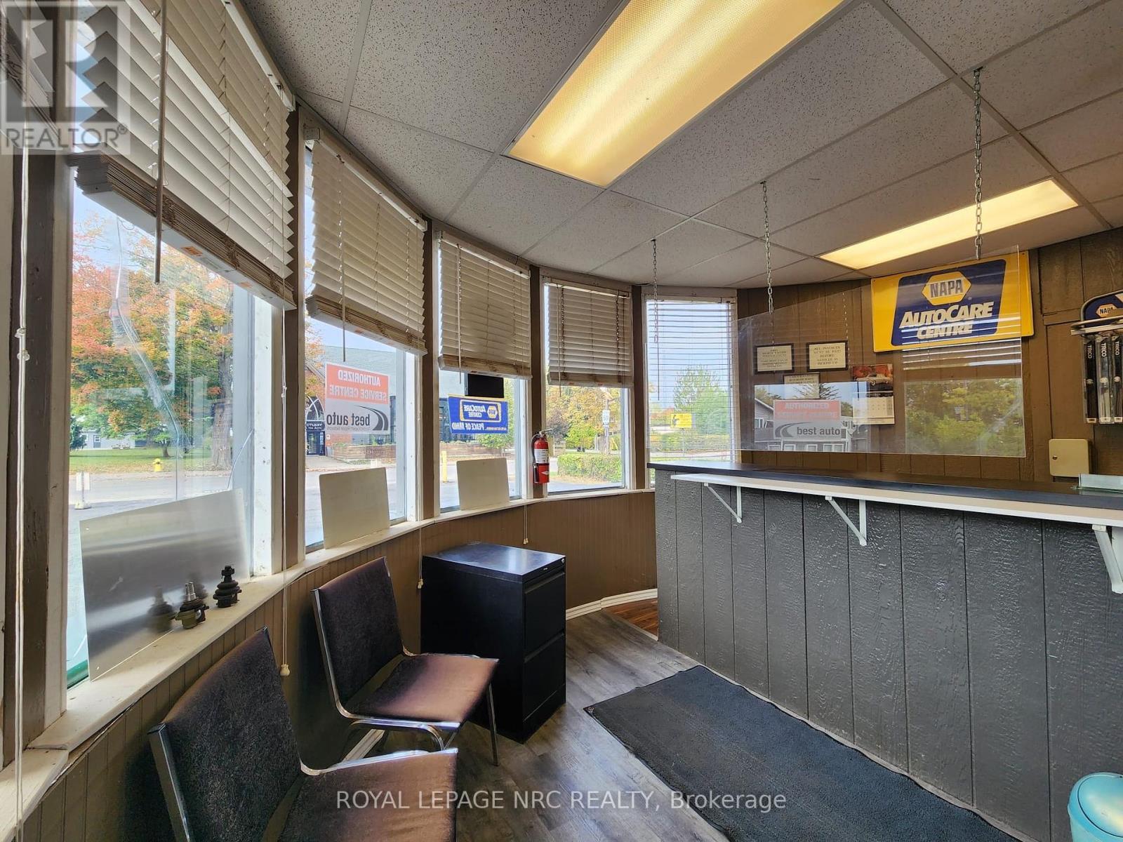 












208 RIDGE ROAD N

,
Fort Erie (Ridgeway),




Ontario
L0S1N0

