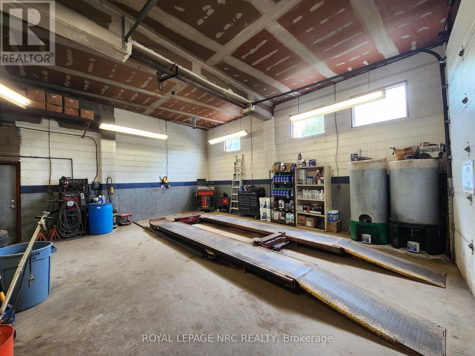 












208 RIDGE ROAD N

,
Fort Erie (Ridgeway),




Ontario
L0S1N0

