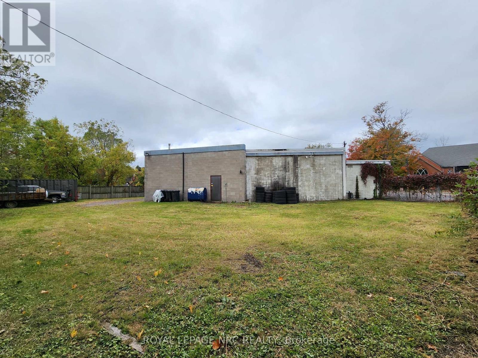 












208 RIDGE ROAD N

,
Fort Erie (Ridgeway),




Ontario
L0S1N0

