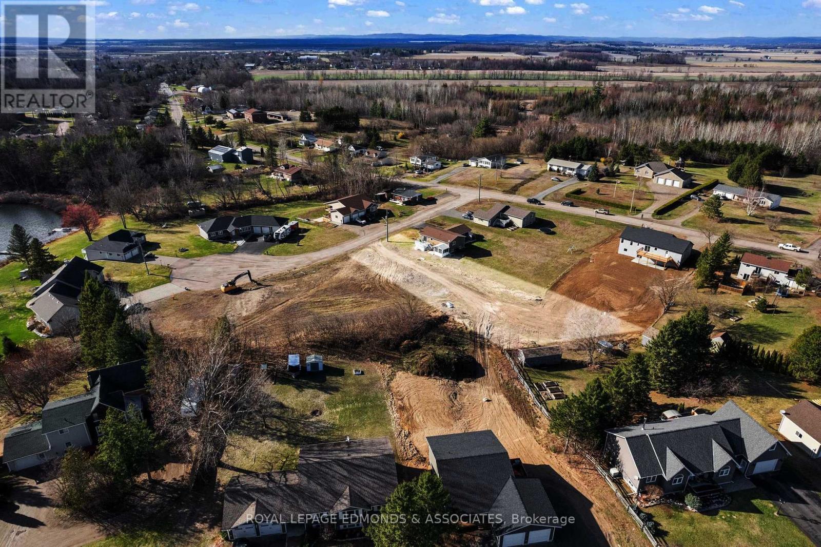 












5 MAPLEVIEW COURT

,
Whitewater Region,







Ontario
K0J1C0

