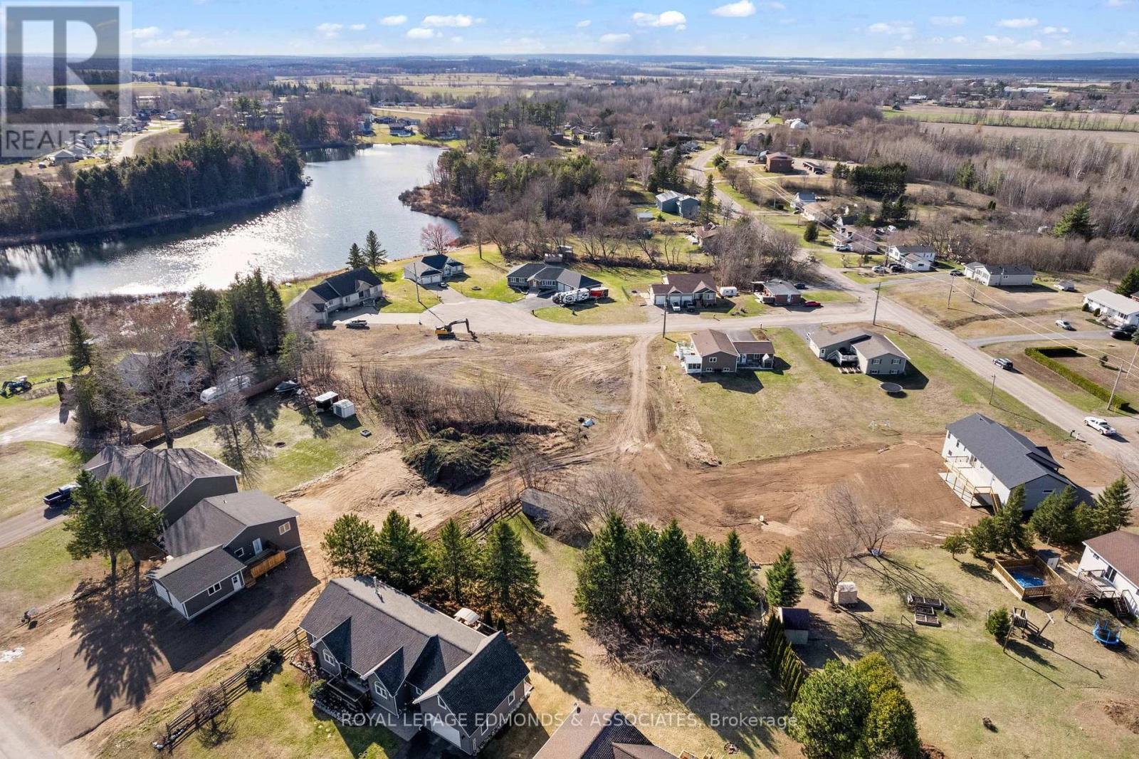 












5 MAPLEVIEW COURT

,
Whitewater Region,







Ontario
K0J1C0

