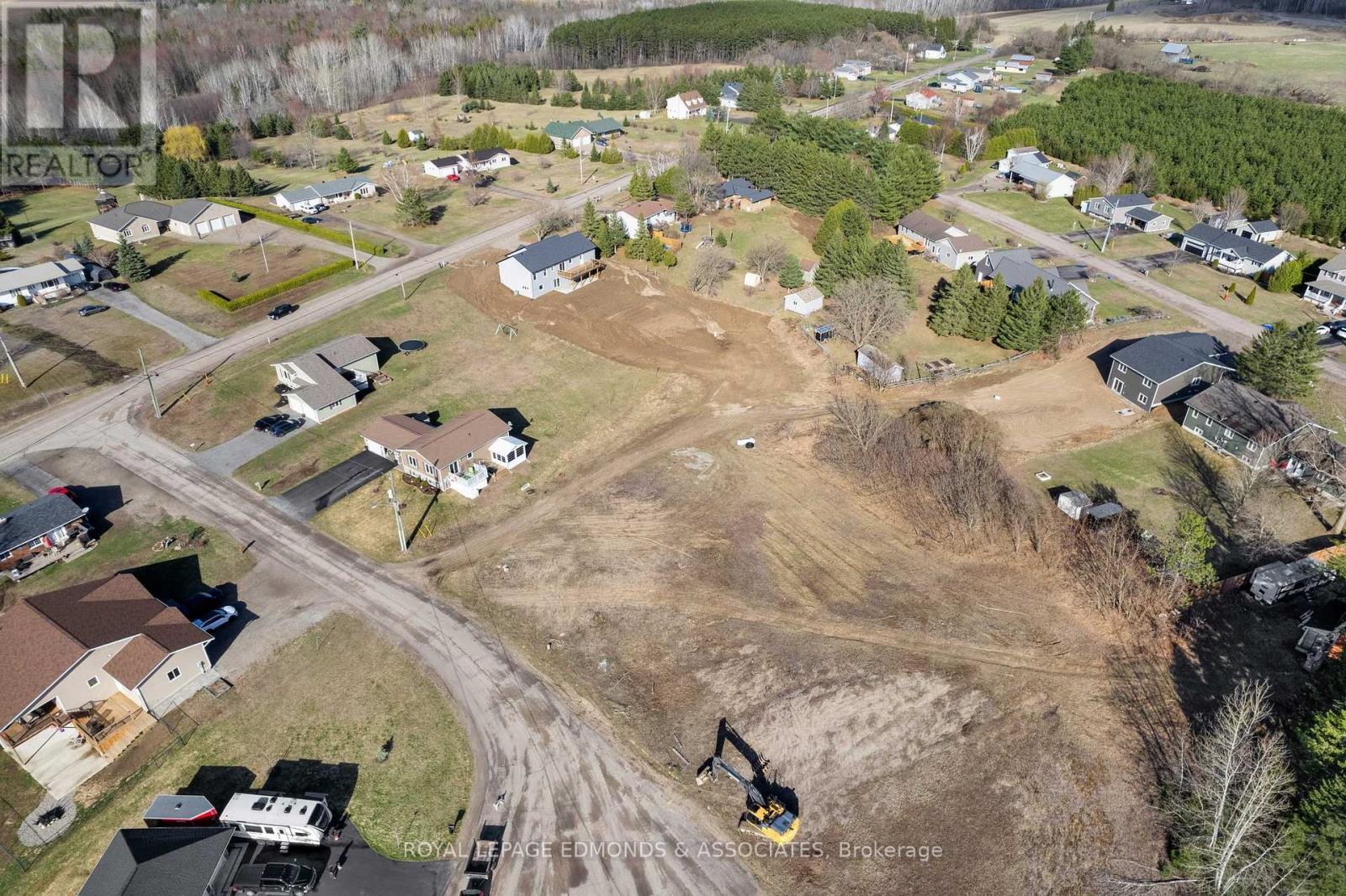 












5 MAPLEVIEW COURT

,
Whitewater Region,







Ontario
K0J1C0

