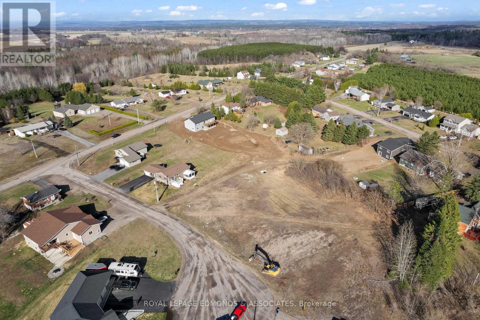 












5 MAPLEVIEW COURT

,
Whitewater Region,







Ontario
K0J1C0

