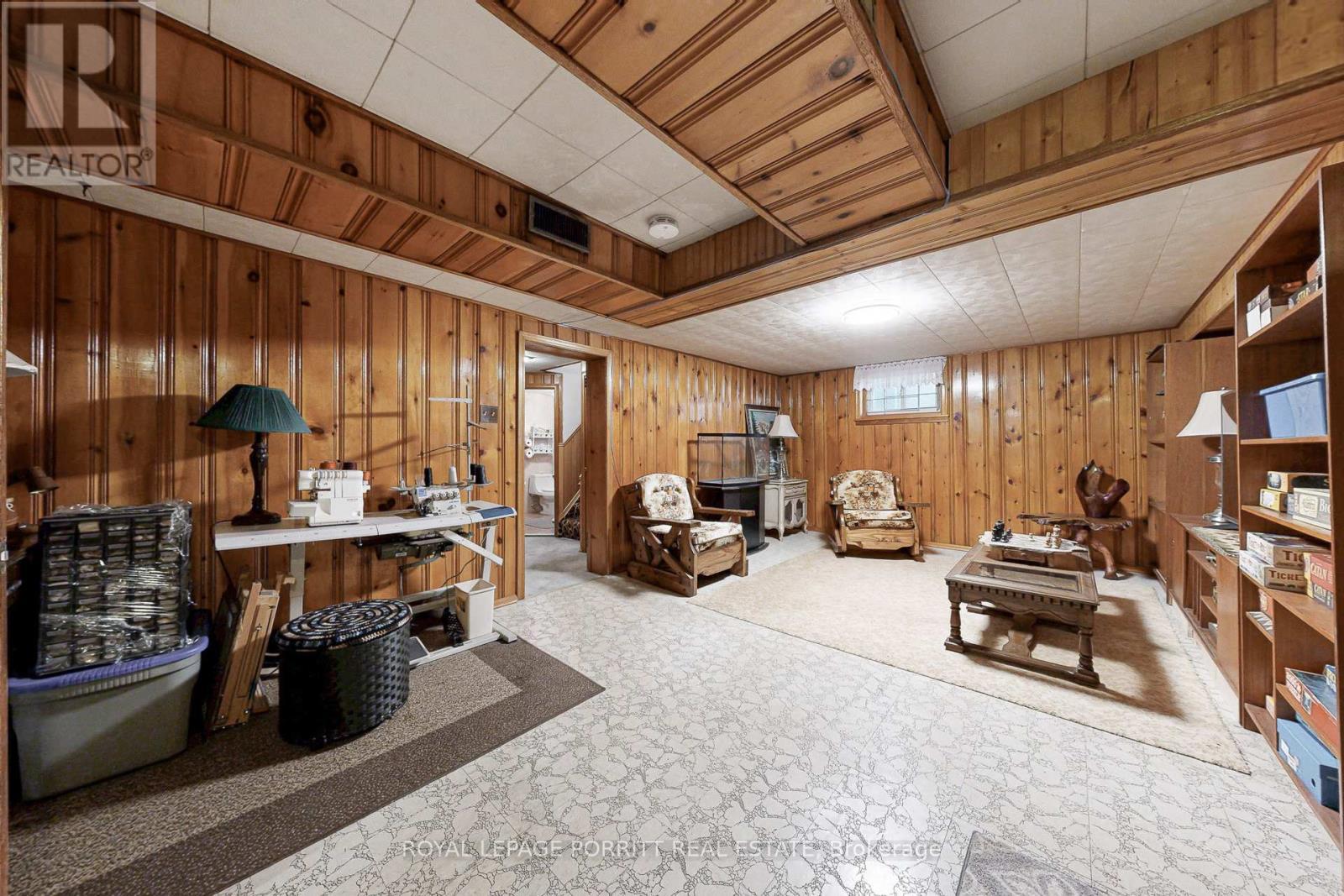 












1 AINTREE COURT

,
Toronto,




Ontario
M8W2E1

