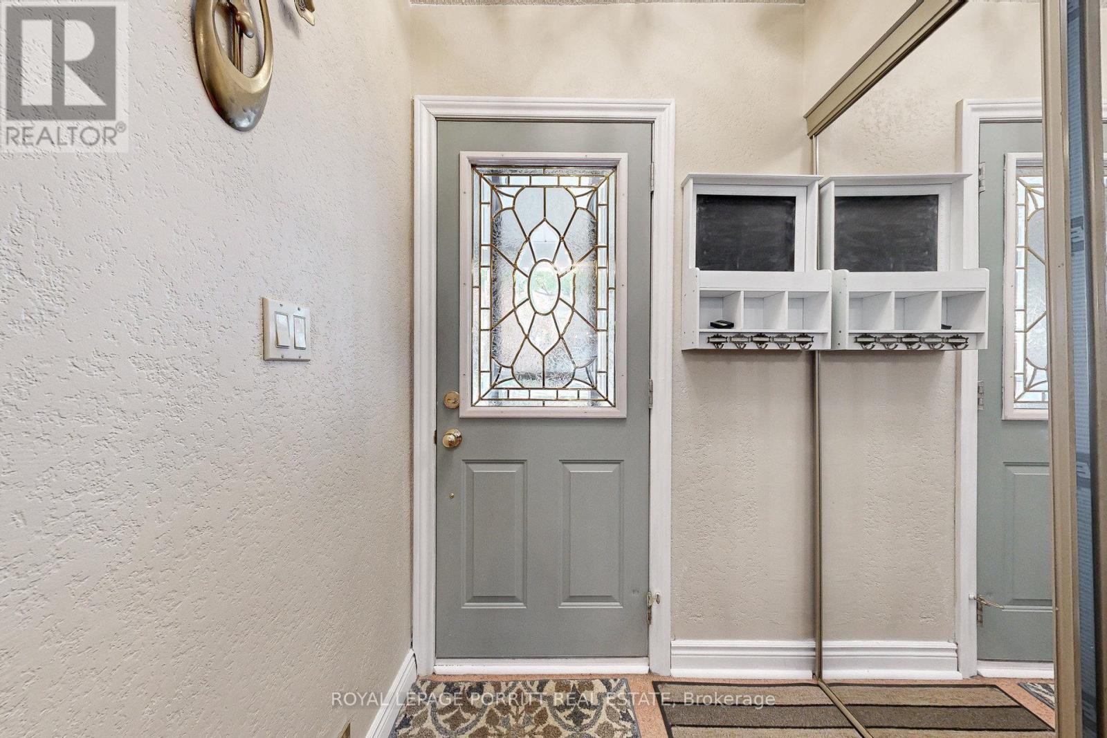 












1 AINTREE COURT

,
Toronto,




Ontario
M8W2E1

