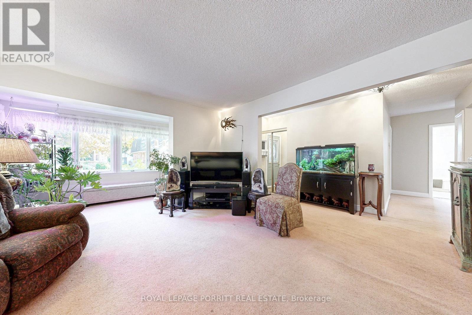 












1 AINTREE COURT

,
Toronto,




Ontario
M8W2E1

