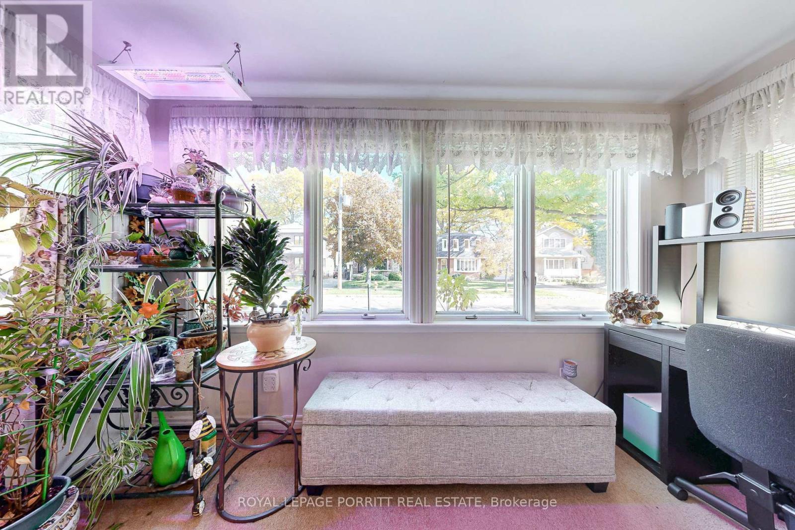 












1 AINTREE COURT

,
Toronto,




Ontario
M8W2E1

