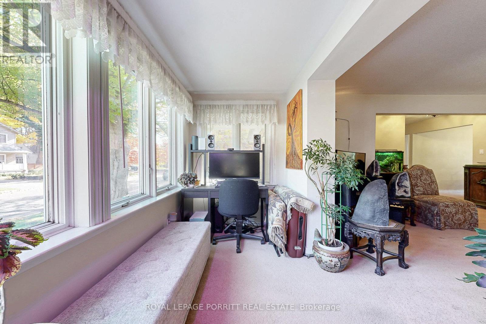 












1 AINTREE COURT

,
Toronto,




Ontario
M8W2E1

