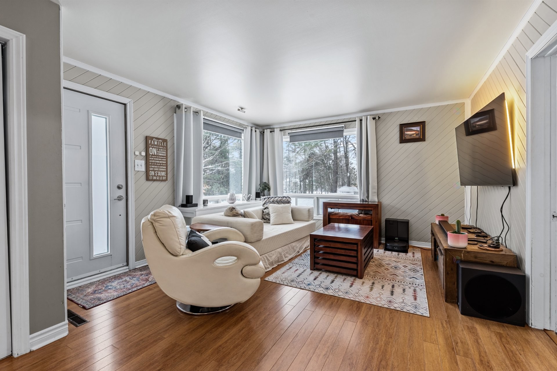 









330


Côte St-Paul

,
Saint-Colomban,




QC
J5K1Z7

