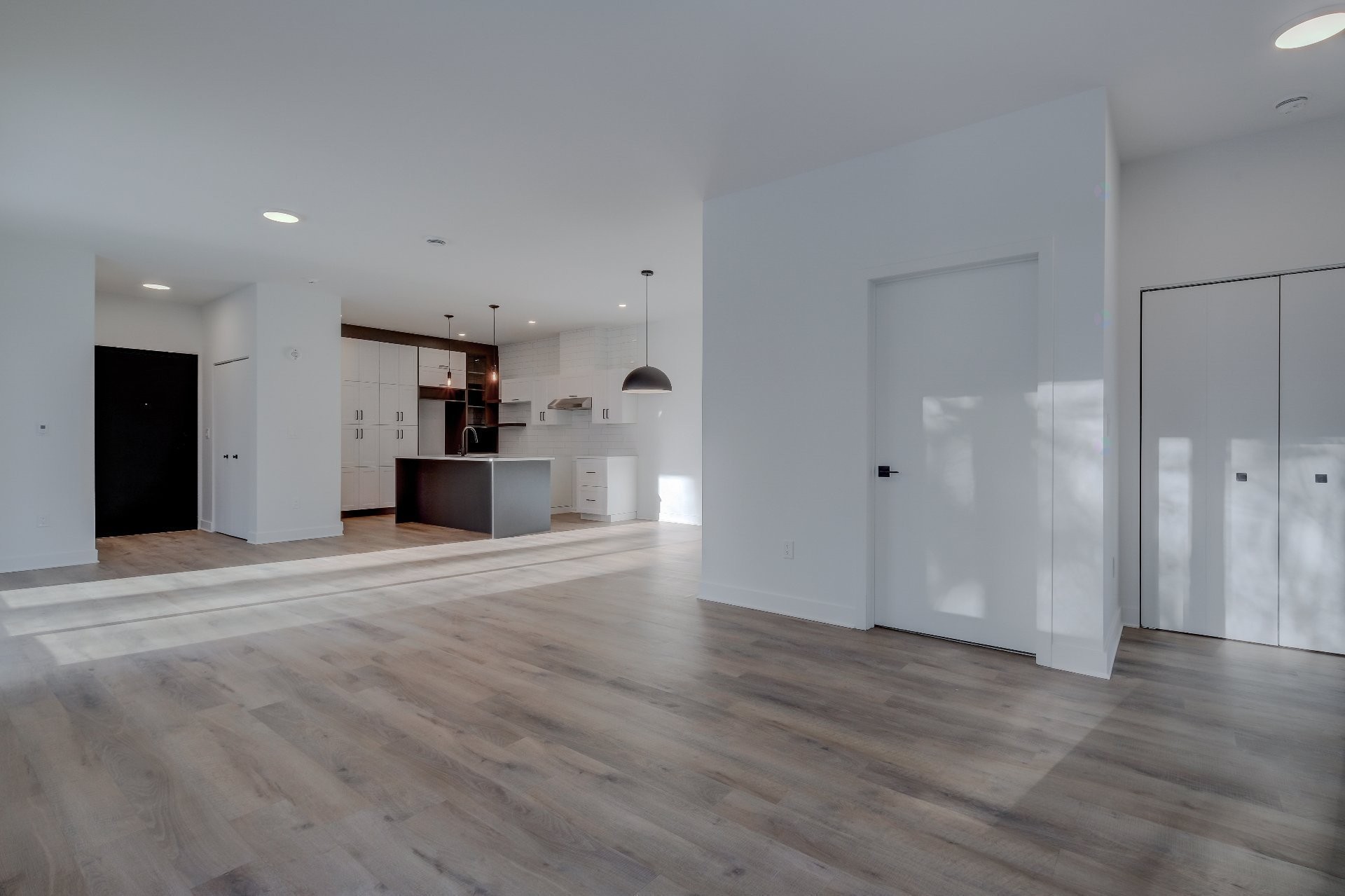 









2010


Rue De Chambly

, 102,
Saint-Bruno-de-Montarville,




QC
J3V0E5

