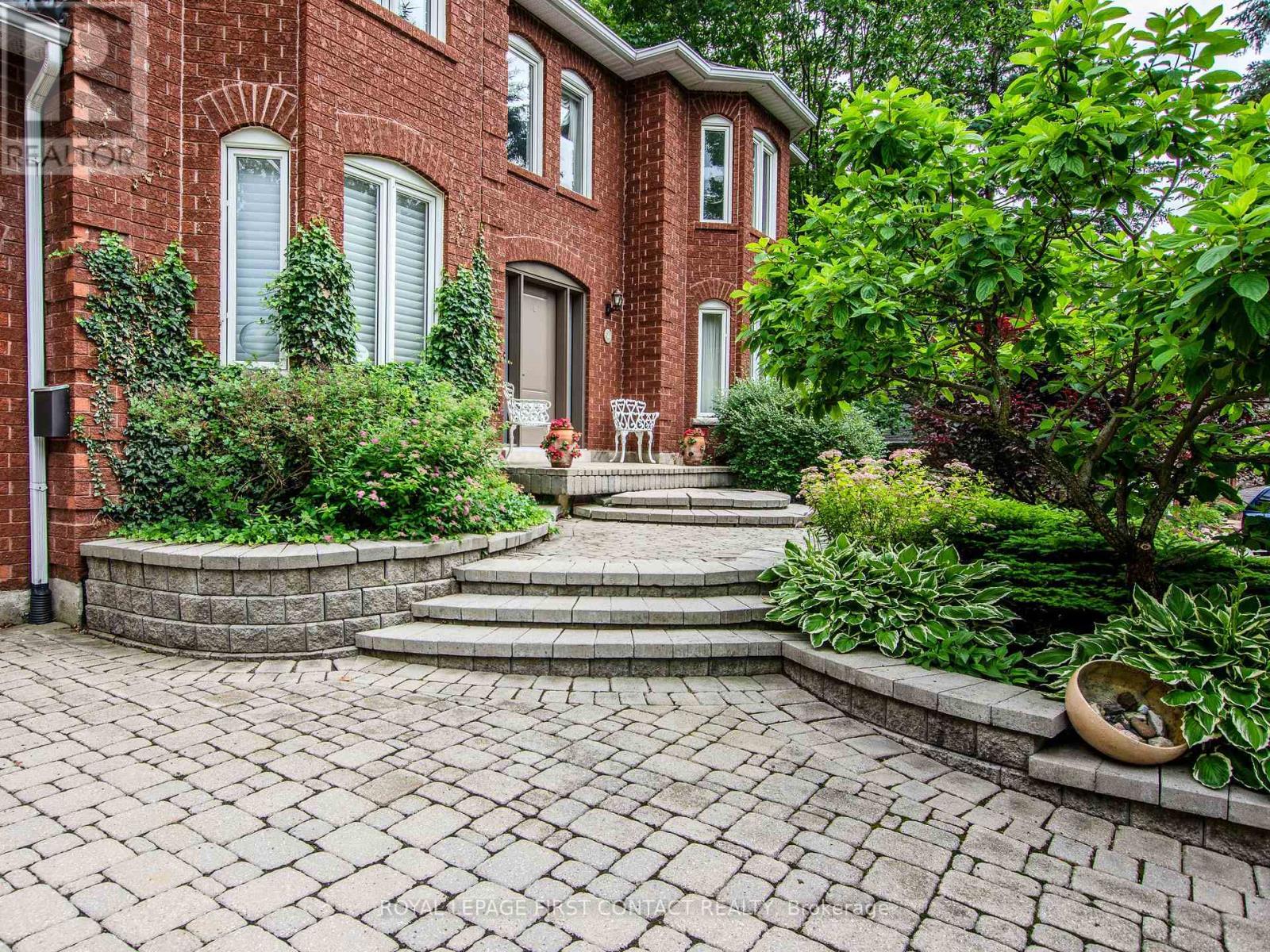 












68 ALANA DRIVE

,
Springwater,




Ontario
L4N7K8

