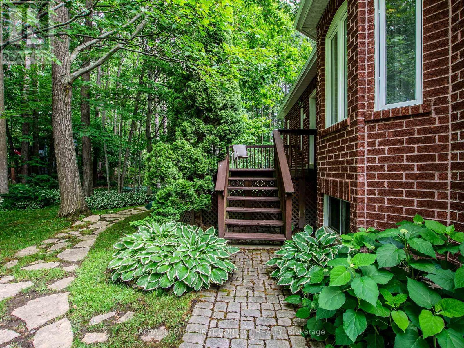 












68 ALANA DRIVE

,
Springwater,




Ontario
L4N7K8

