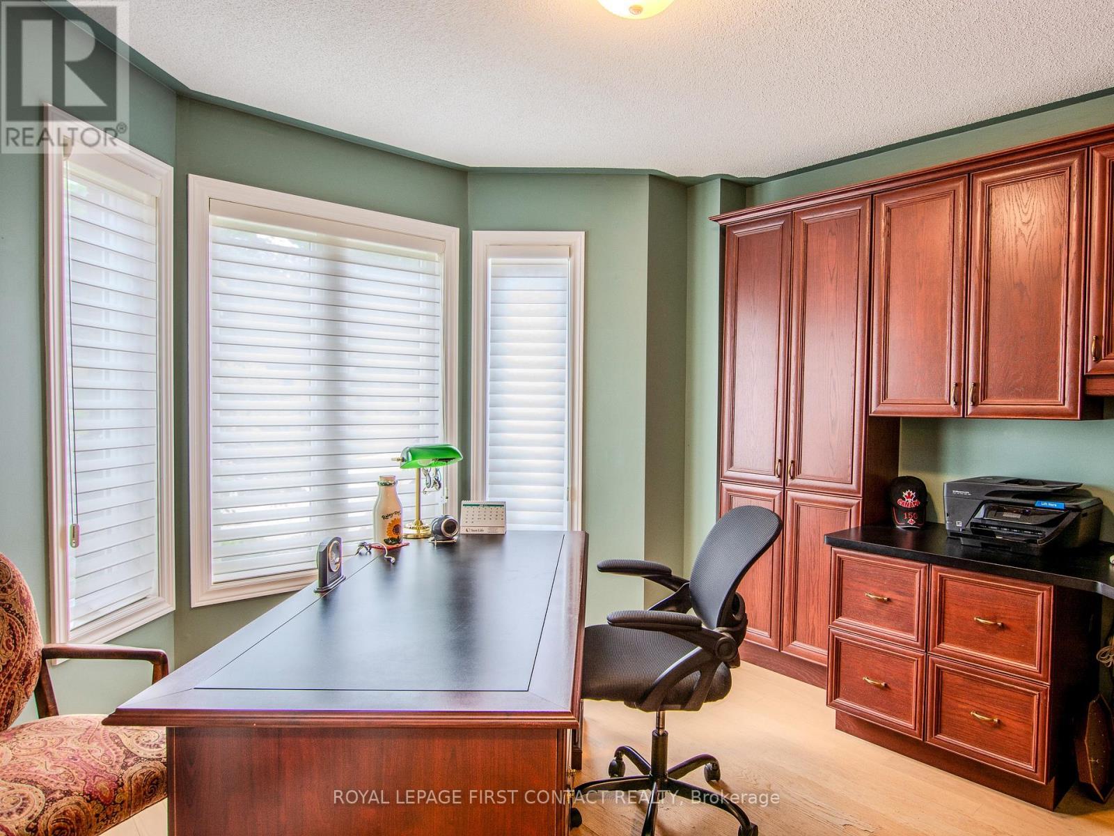 












68 ALANA DRIVE

,
Springwater,




Ontario
L4N7K8

