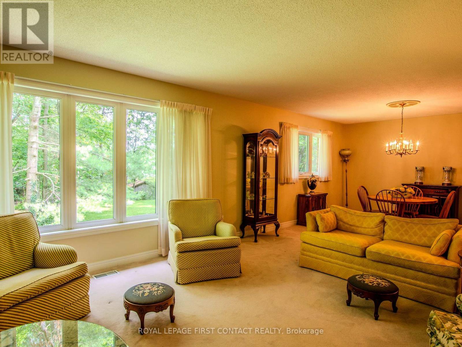 












68 ALANA DRIVE

,
Springwater,




Ontario
L4N7K8

