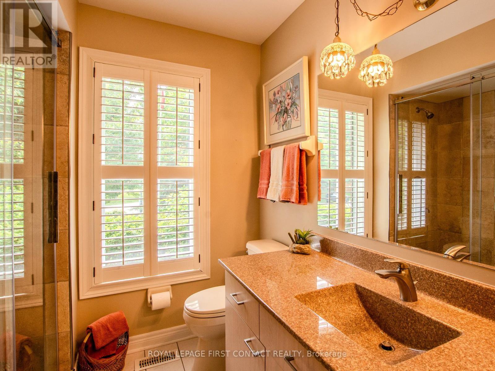 












68 ALANA DRIVE

,
Springwater,




Ontario
L4N7K8

