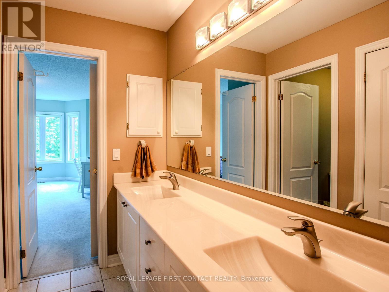 












68 ALANA DRIVE

,
Springwater,




Ontario
L4N7K8

