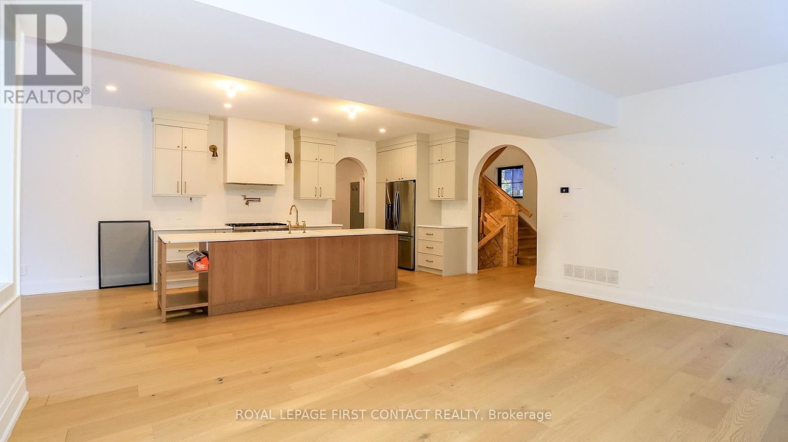 












4033 BOYD ROAD

,
Severn,




Ontario
L0K2B0

