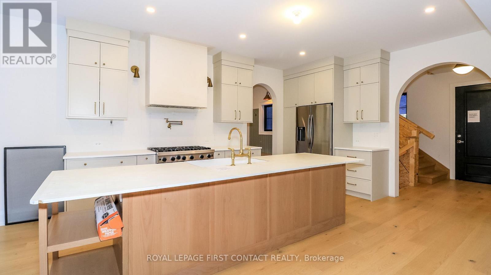 












4033 BOYD ROAD

,
Severn,




Ontario
L0K2B0

