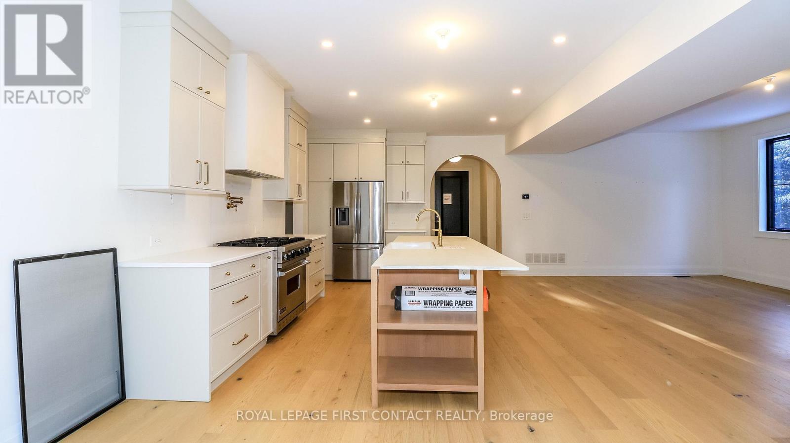 












4033 BOYD ROAD

,
Severn,




Ontario
L0K2B0

