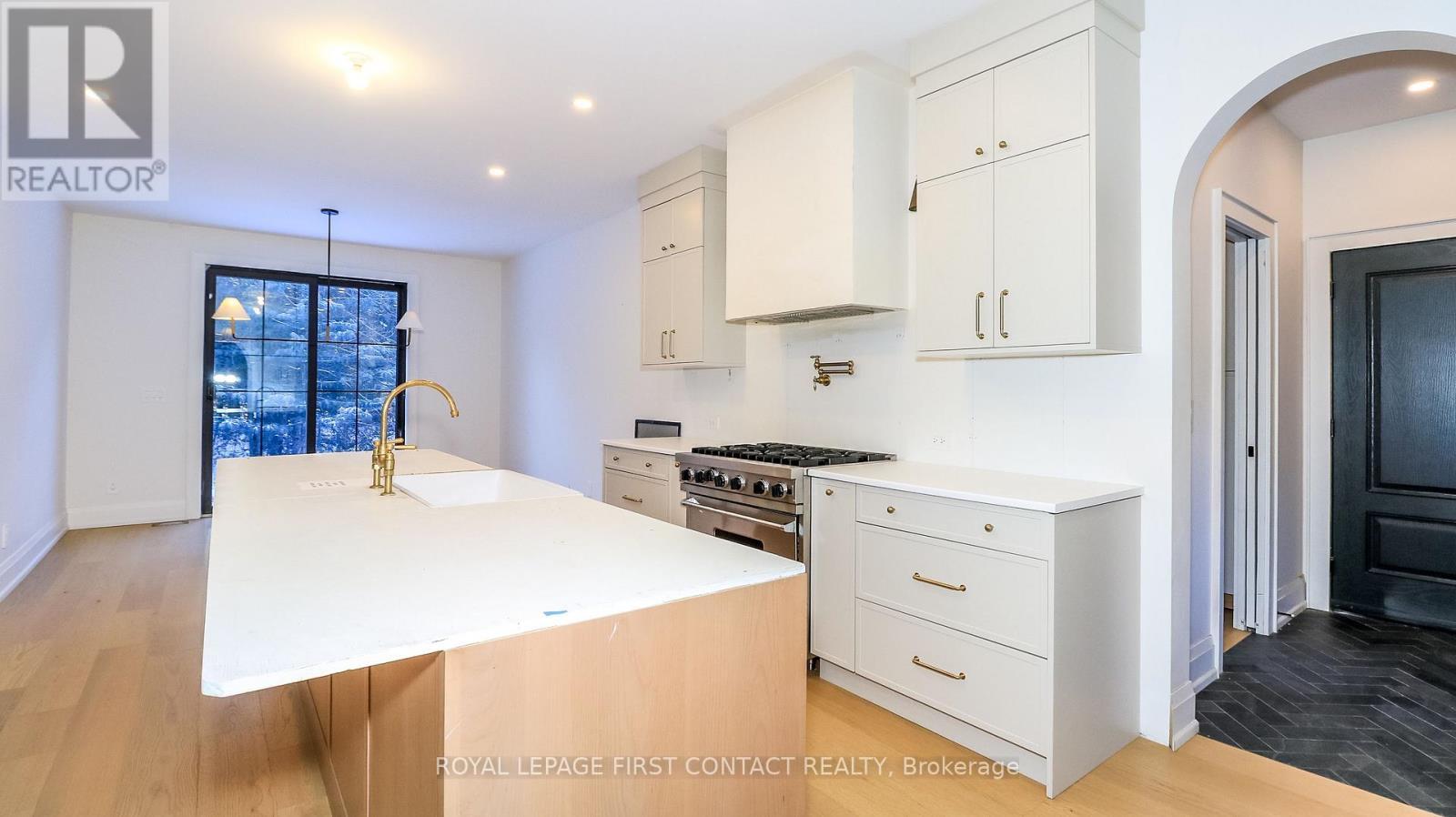 












4033 BOYD ROAD

,
Severn,




Ontario
L0K2B0

