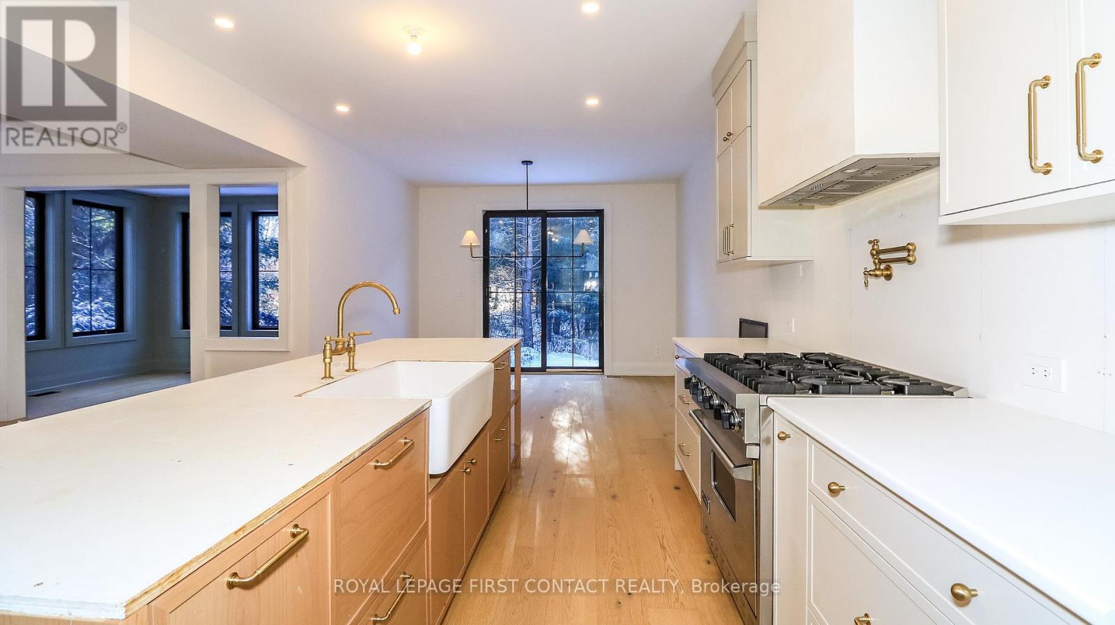 












4033 BOYD ROAD

,
Severn,




Ontario
L0K2B0

