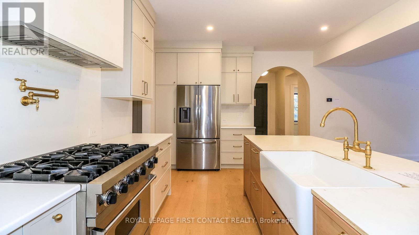 












4033 BOYD ROAD

,
Severn,




Ontario
L0K2B0

